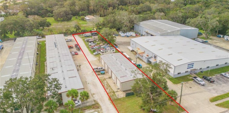 Commercial property in Edgewater, Florida 371.61 sq.m. № 1419050
