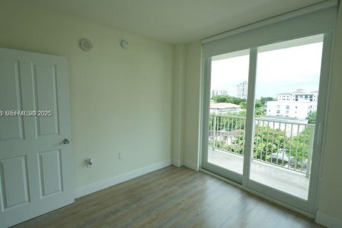 Снять в аренду квартиру в Майами, Флорида 2 спальни, 23539.76м2, № 1993138 - фото 7