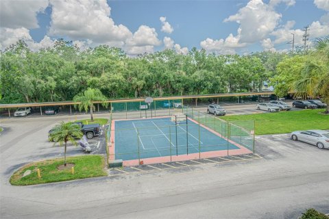 Condo in Tampa, Florida, 1 bedroom  № 1894401 - photo 19