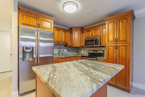 Condo in Tampa, Florida, 1 bedroom  № 1894401 - photo 14