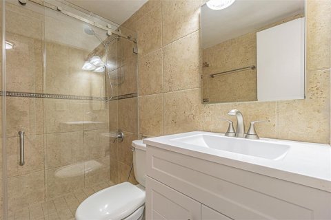 Condo in Tampa, Florida, 1 bedroom  № 1894401 - photo 16