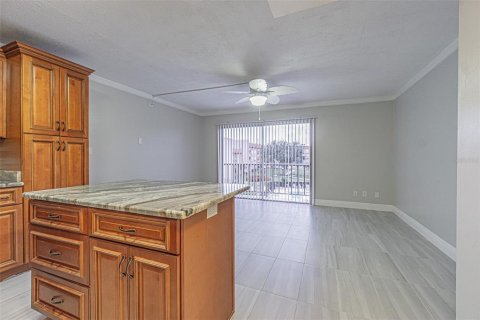 Condo in Tampa, Florida, 1 bedroom  № 1894401 - photo 12