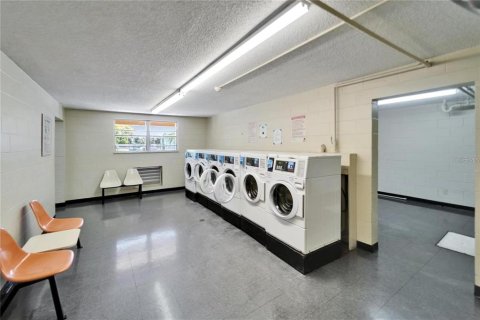 Condo in Tampa, Florida, 1 bedroom  № 1894401 - photo 25