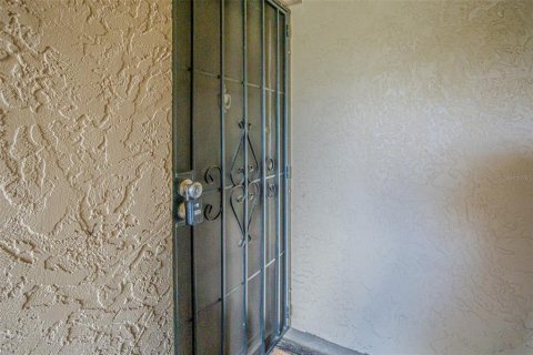 Condo in Tampa, Florida, 1 bedroom  № 1894401 - photo 7