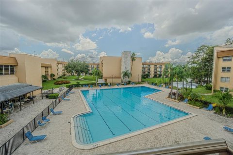 Condo in Tampa, Florida, 1 bedroom  № 1894401 - photo 18