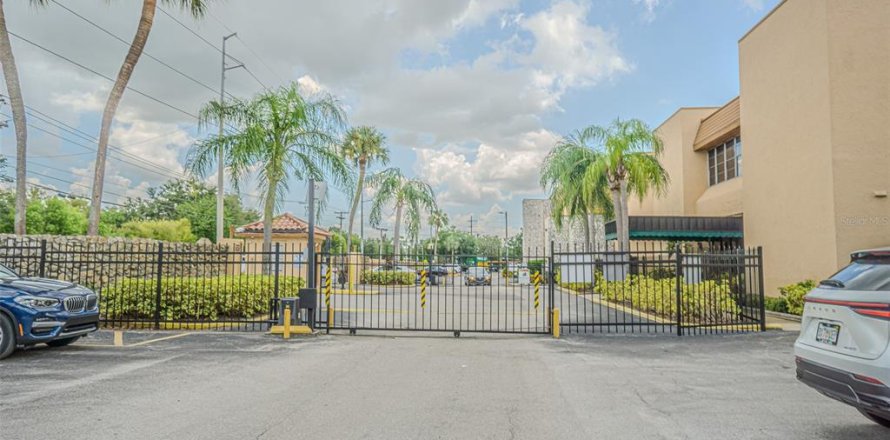 Condo in Tampa, Florida, 1 bedroom  № 1894401