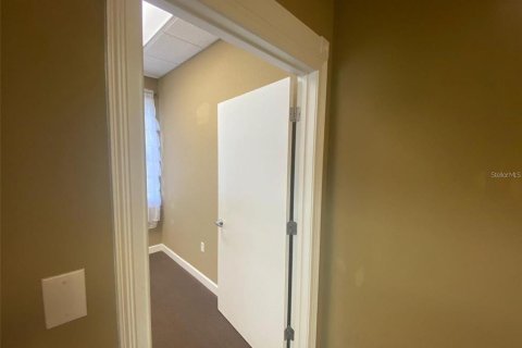 Commercial property in Orlando, Florida 92.9 sq.m. № 1793651 - photo 10