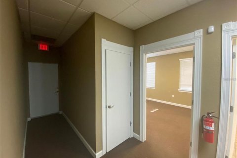 Commercial property in Orlando, Florida 92.9 sq.m. № 1793651 - photo 13