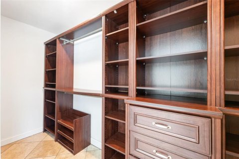 Купить виллу или дом в Клируотер, Флорида 12 комнат, 251.21м2, № 1866559 - фото 20