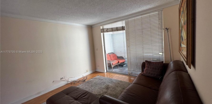 Condominio en Miami, Florida, 2 dormitorios № 1895250