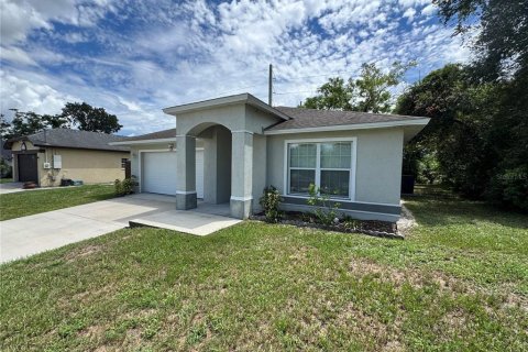Villa ou maison à vendre à Deltona, Floride: 3 chambres, 138.8 m2 № 1909188 - photo 1