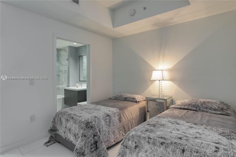 Condominio en venta en Miami, Florida, 1 dormitorio, 116.5 m2 № 1840877 - foto 8