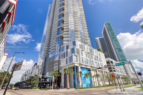 Condominio en venta en Miami, Florida, 1 dormitorio, 116.5 m2 № 1840877 - foto 1