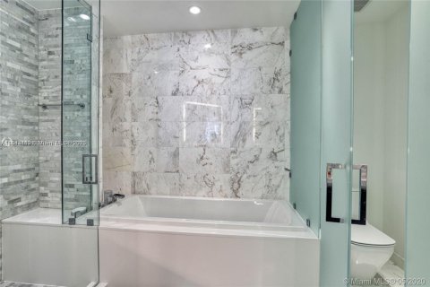 Condominio en venta en Miami, Florida, 1 dormitorio, 116.5 m2 № 1840877 - foto 21