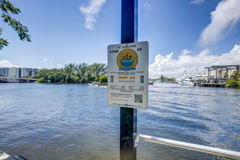 Condominio en alquiler en Pompano Beach, Florida, 2 dormitorios, 99.31 m2 № 1096328 - foto 1