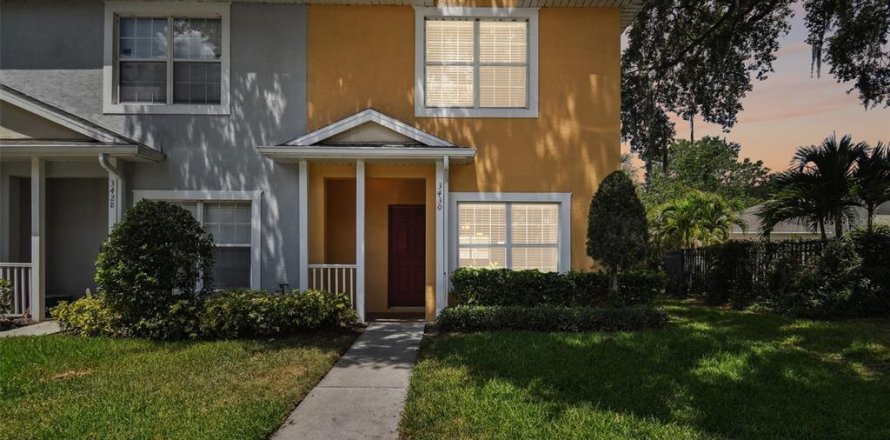 Adosado en Tampa, Florida 2 dormitorios, 157.56 m2 № 2350022