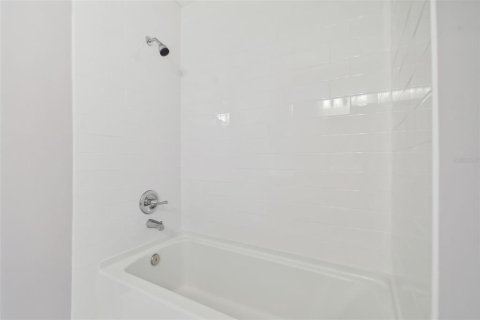 Adosado en venta en Tampa, Florida, 2 dormitorios, 157.56 m2 № 2350022 - foto 16