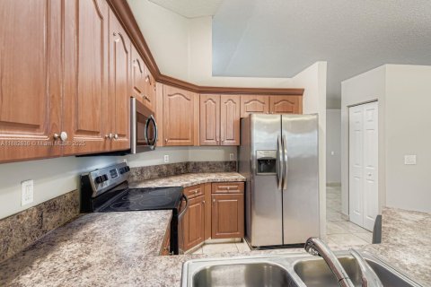 House in Miramar, Florida 3 bedrooms, 163.51 sq.m. № 1930310 - photo 9