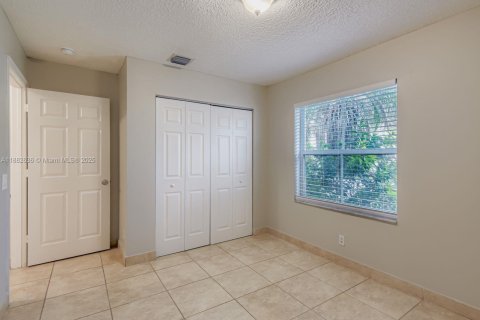 House in Miramar, Florida 3 bedrooms, 163.51 sq.m. № 1930310 - photo 22
