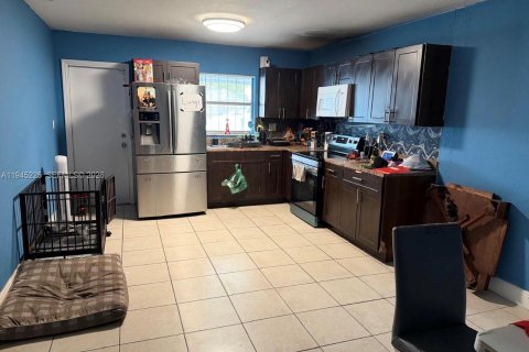 Adosado en venta en Miami Gardens, Florida, 3 dormitorios, 99.31 m2 № 2002237 - foto 7