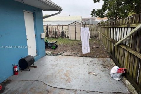 Adosado en venta en Miami Gardens, Florida, 3 dormitorios, 99.31 m2 № 2002237 - foto 2