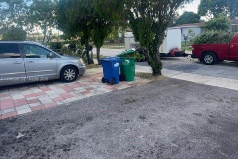 Adosado en venta en Miami Gardens, Florida, 3 dormitorios, 99.31 m2 № 2002237 - foto 12