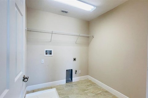 House in Winter Garden, Florida 4 bedrooms, 300.45 sq.m. № 1829352 - photo 16
