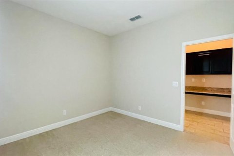 House in Winter Garden, Florida 4 bedrooms, 300.45 sq.m. № 1829352 - photo 9