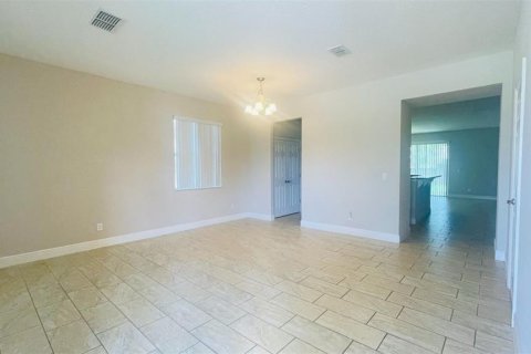 House in Winter Garden, Florida 4 bedrooms, 300.45 sq.m. № 1829352 - photo 2