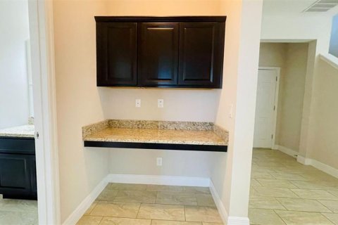 House in Winter Garden, Florida 4 bedrooms, 300.45 sq.m. № 1829352 - photo 10