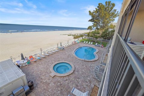 Condo in Indian Shores, Florida, 3 bedrooms  № 2123696 - photo 5