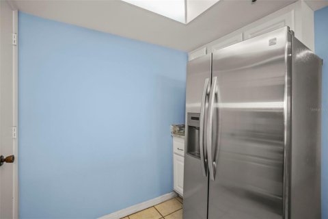 Condo in Indian Shores, Florida, 3 bedrooms  № 2123696 - photo 17