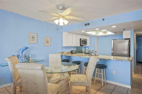 Condo in Indian Shores, Florida, 3 bedrooms  № 2123696 - photo 10