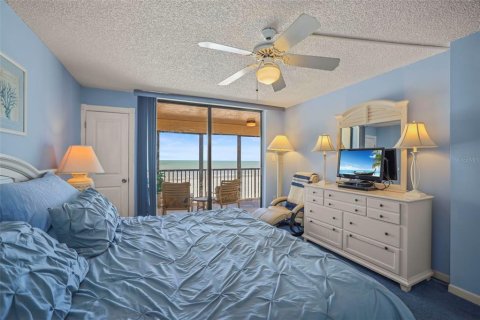 Condo in Indian Shores, Florida, 3 bedrooms  № 2123696 - photo 22
