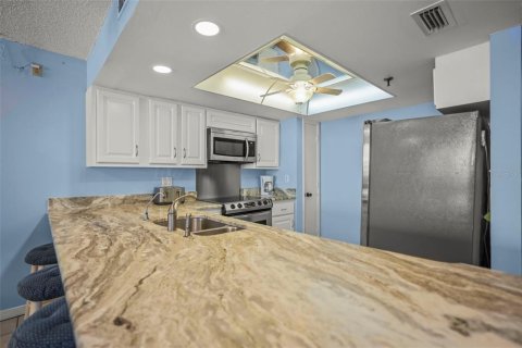 Condo in Indian Shores, Florida, 3 bedrooms  № 2123696 - photo 11