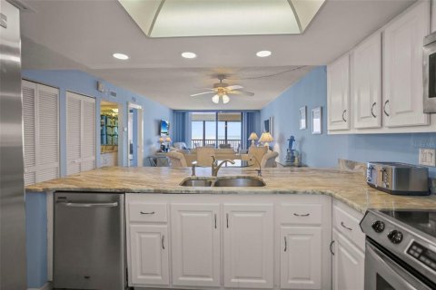 Condo in Indian Shores, Florida, 3 bedrooms  № 2123696 - photo 14