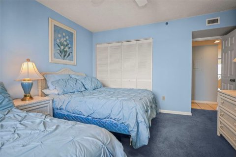 Condo in Indian Shores, Florida, 3 bedrooms  № 2123696 - photo 28