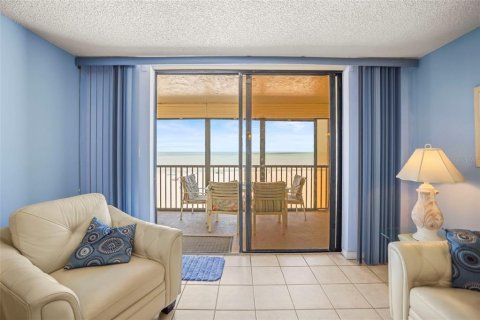 Condo in Indian Shores, Florida, 3 bedrooms  № 2123696 - photo 6
