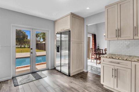 Casa en venta en Miami, Florida, 4 dormitorios № 2000061 - foto 13