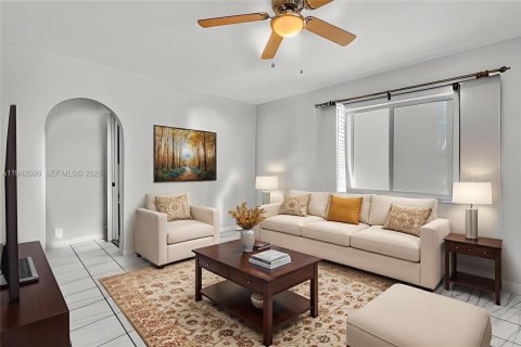 Casa en venta en Miami, Florida, 4 dormitorios № 2000061 - foto 21