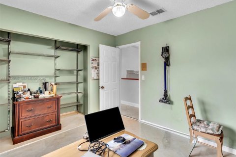 Casa en venta en Miami, Florida, 4 dormitorios № 2000061 - foto 30