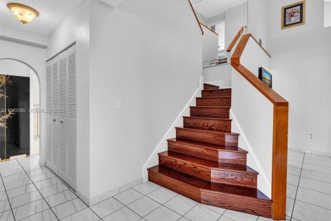 Casa en venta en Miami, Florida, 4 dormitorios № 2000061 - foto 23