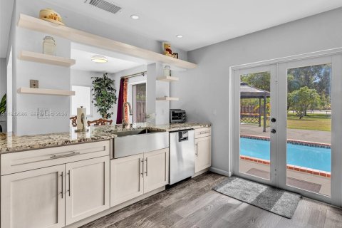 Casa en venta en Miami, Florida, 4 dormitorios № 2000061 - foto 15