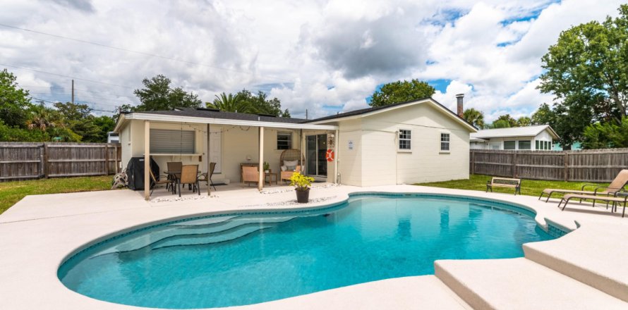 House in Jacksonville Beach, Florida 3 bedrooms, 157.19 sq.m. № 801537