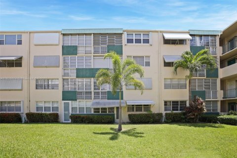 Condominio en venta en Hallandale Beach, Florida, 1 dormitorio, 68 m2 № 1802755 - foto 5