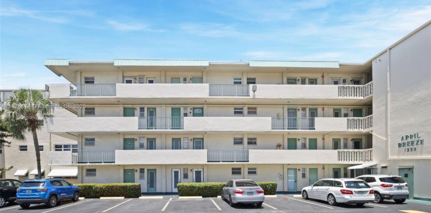 Condominio en Hallandale Beach, Florida, 1 dormitorio № 1802755