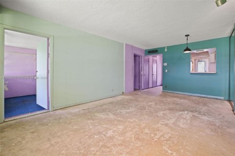 Condominio en venta en Hallandale Beach, Florida, 1 dormitorio, 68 m2 № 1802755 - foto 13
