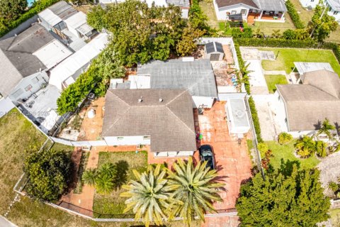 Casa en venta en Miami, Florida, 3 dormitorios, 143.72 m2 № 1697994 - foto 6