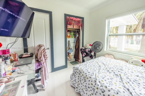 Casa en venta en Miami, Florida, 3 dormitorios, 143.72 m2 № 1697994 - foto 11