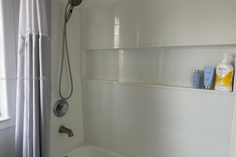 Touwnhouse à louer à Davie, Floride: 3 chambres, 155.24 m2 № 1982039 - photo 12